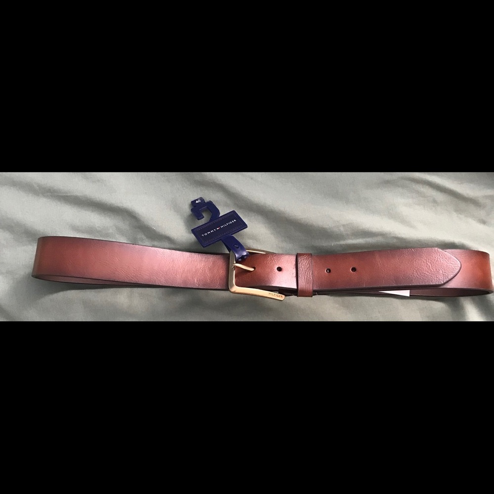 NEW Men’s Tommy Hilfiger, bonded leather belt.